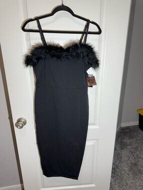 Black Detachable Faux-Fur Trim Bodycon Dress